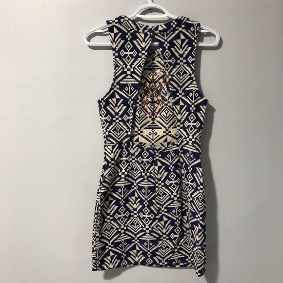 ASTR Tribal print sleeveless embroidered dress S - Picture 2 of 7